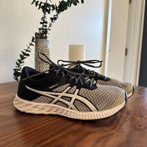 Asics Gel fuzeX Lyte Size 7.5
